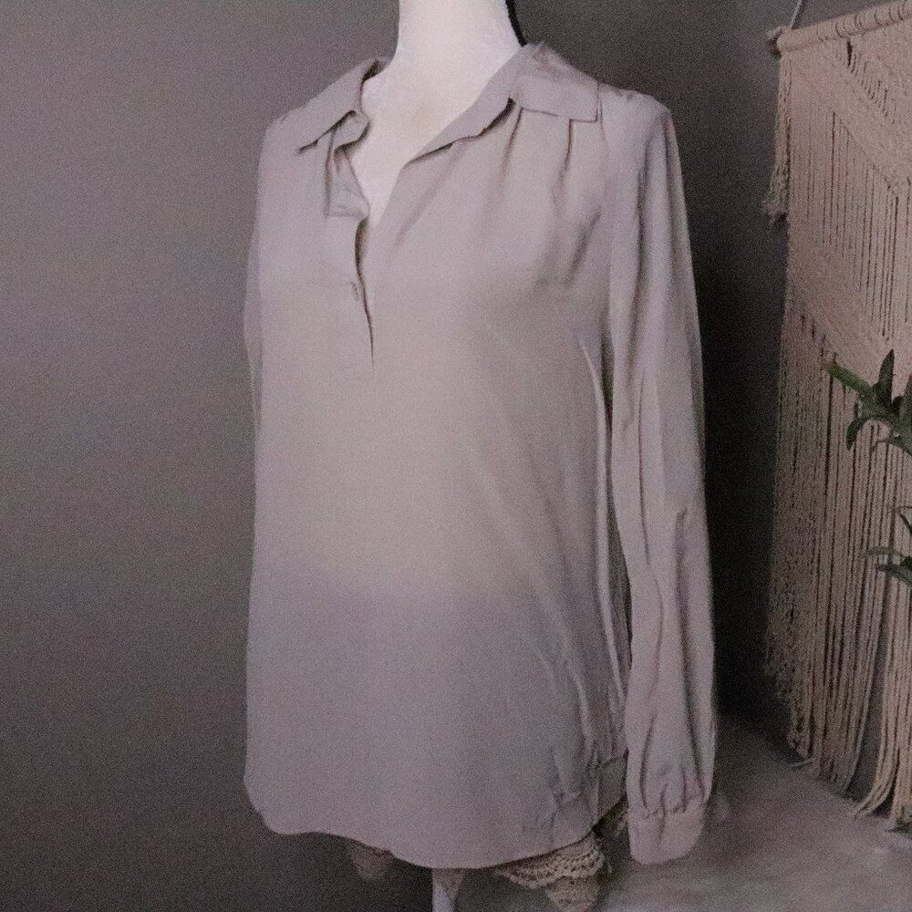 Cabi 100%Silk Collared Long Sleeve Tunic Top Women M Gray Button Neck